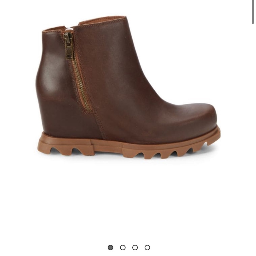 $210 Sorel Joan of Arctic Wedge III Zip. Waterproof. Hazelnut Leather. Size 9